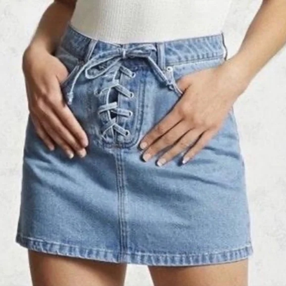 Forever 21 Y2K Lace Up Denim Mini Skirt, Medium Blue Wash, Size 31, EUC!